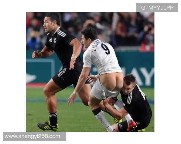 足球明星进球后搞笑瞬间合集让你捧腹大笑的恶搞视频集锦